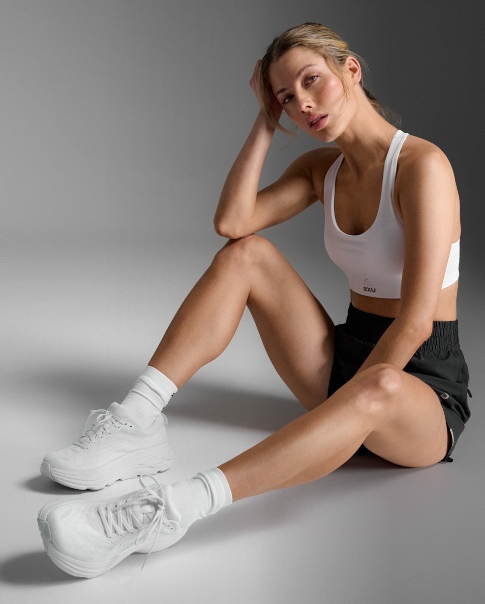 2XU - Aero Mesh Medium Impact Bra Sport - BH Damen - white/silver reflective - 2X-WR7348A-WHT/SRF-XXS - Sportbrands24