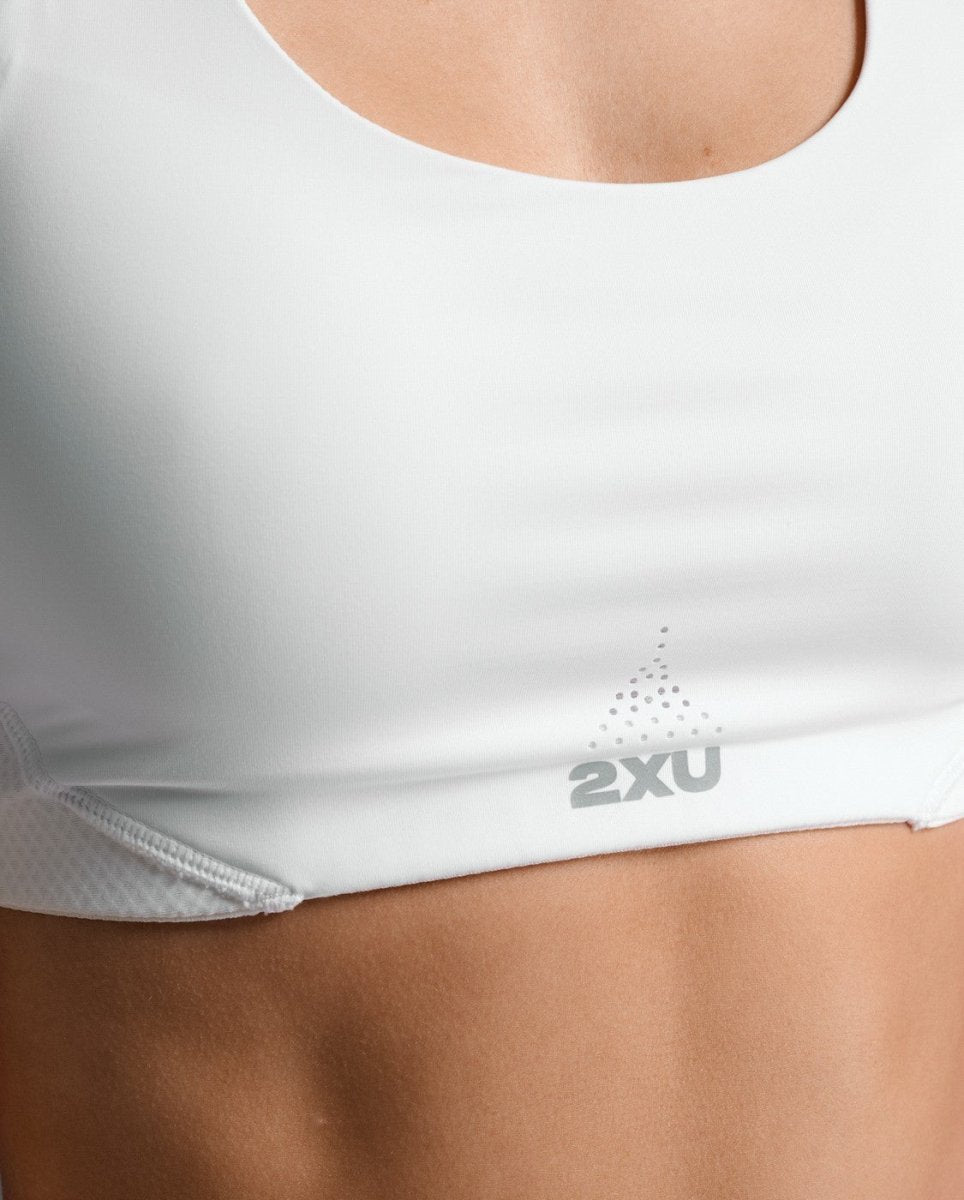 2XU - Aero Mesh Medium Impact Bra Sport - BH Damen - white/silver reflective - 2X-WR7348A-WHT/SRF-XXS - Sportbrands24