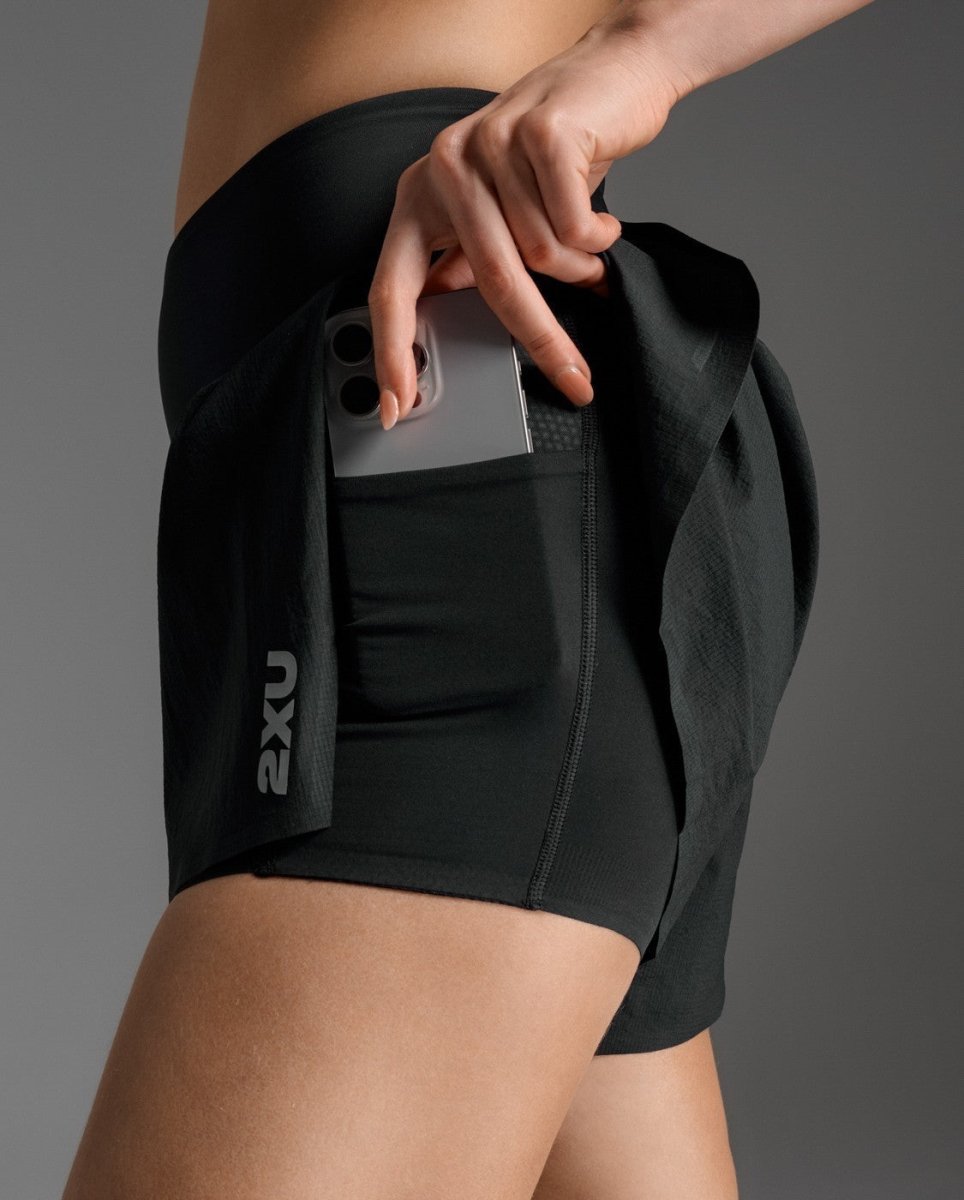 2XU - Aero Hi - Rise 2 - in - 1 3 Inch Shorts Laufshort Damen - black/silver reflective - 2X-WR7352B-BLK/SRF-XXS - Sportbrands24