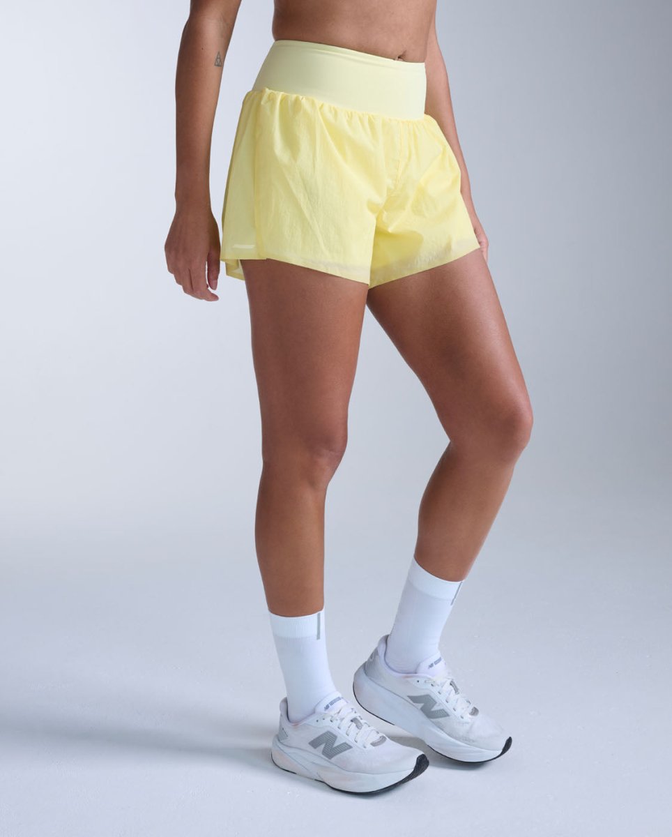 2XU - Aero Hi - Rise 2 - in - 1 3 Inch Shorts Laufshort Damen - lemon ice/lemon reflective - 2X-WR7352B-LMI/LMR-XXS - Sportbrands24