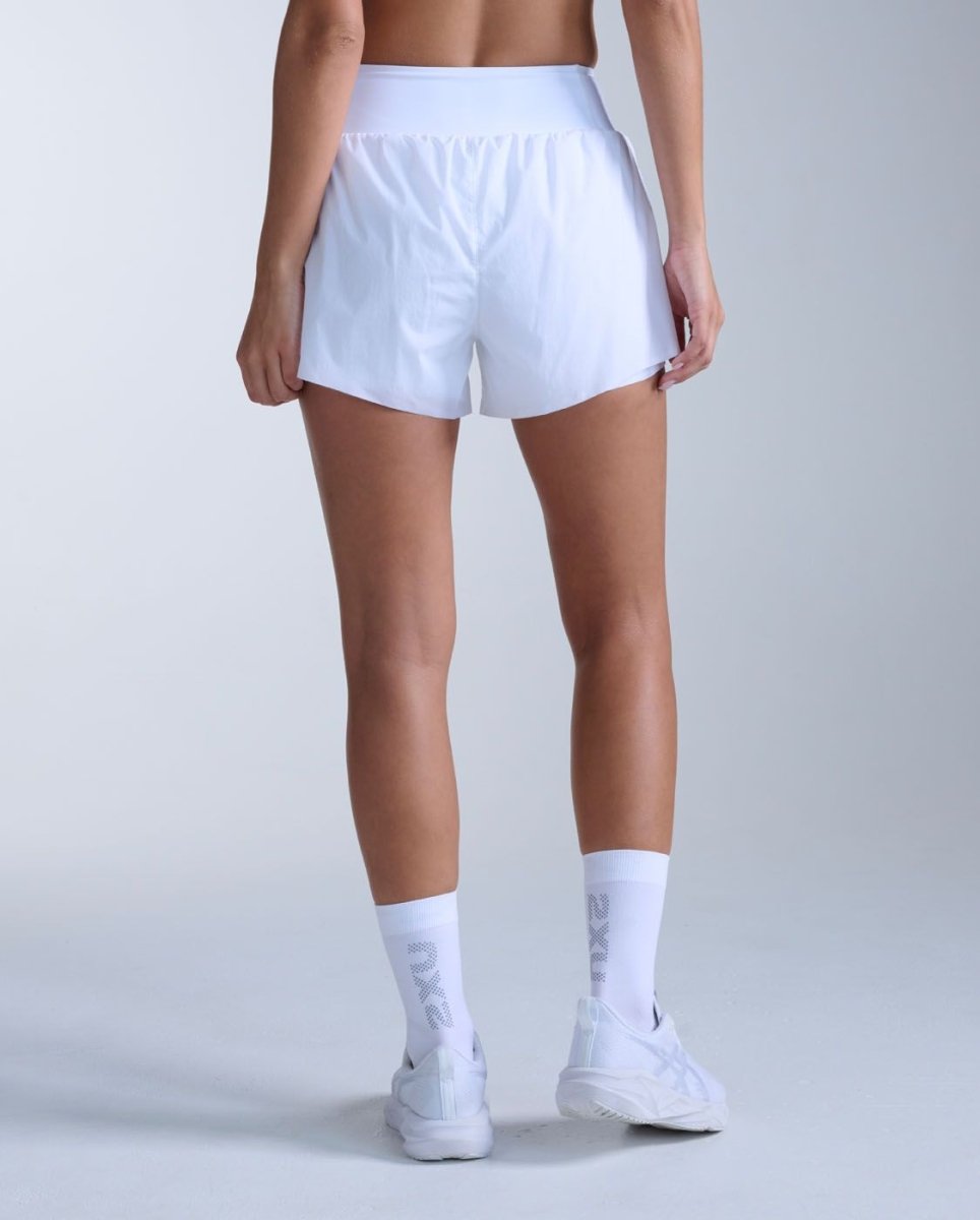 2XU - Aero Hi - Rise 2 - in - 1 3 Inch Shorts Laufshort Damen - white/silver reflective - 2X-WR7352B-WHT/SRF-XXS - Sportbrands24