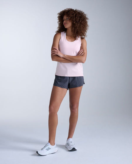 2XU - Aero Mesh Singlet Laufshirt Damen - pink frost/pinkfrostreflective - 2X-WR7418A-PIF/PRF-XXS - Sportbrands24