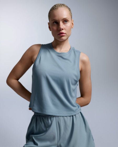 2XU - Aero Mesh Crop Tank Laufshirt Damen - blue shade/blue shade reflect - 2X-WR7450A-BSH/BSR-XXS - Sportbrands24