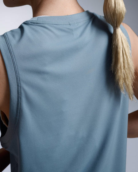 2XU - Aero Mesh Crop Tank Laufshirt Damen - blue shade/blue shade reflect - 2X-WR7450A-BSH/BSR-XXS - Sportbrands24