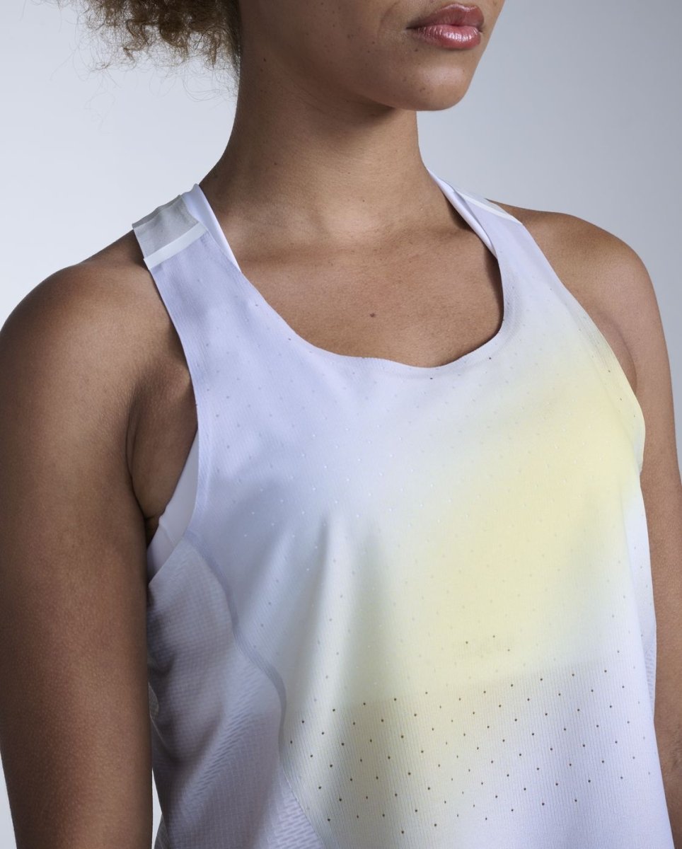 2XU - Light Speed React Crop Singlet Laufshirt Damen - lemon mist/white reflective - 2X-WR7451A-LMT/WRF-XXS - Sportbrands24