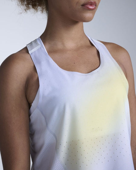 2XU - Light Speed React Crop Singlet Laufshirt Damen - lemon mist/white reflective - 2X-WR7451A-LMT/WRF-XXS - Sportbrands24