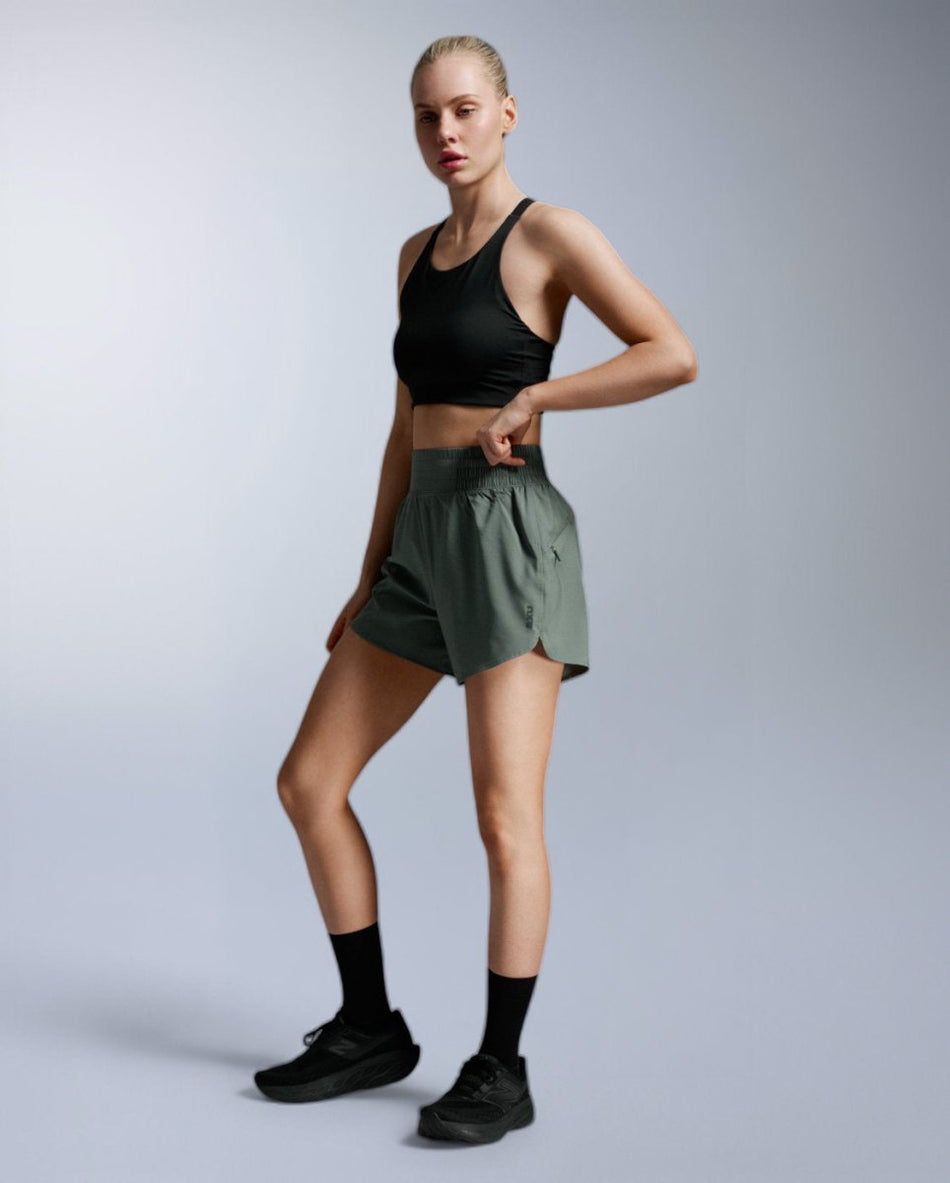 2XU - Aero Hi-Rise 4 Inch Shorts Laufhose Damen - olive leaf/olive leaf reflect - 2X-WR7458B-OLL/OLR-XXS - Sportbrands24