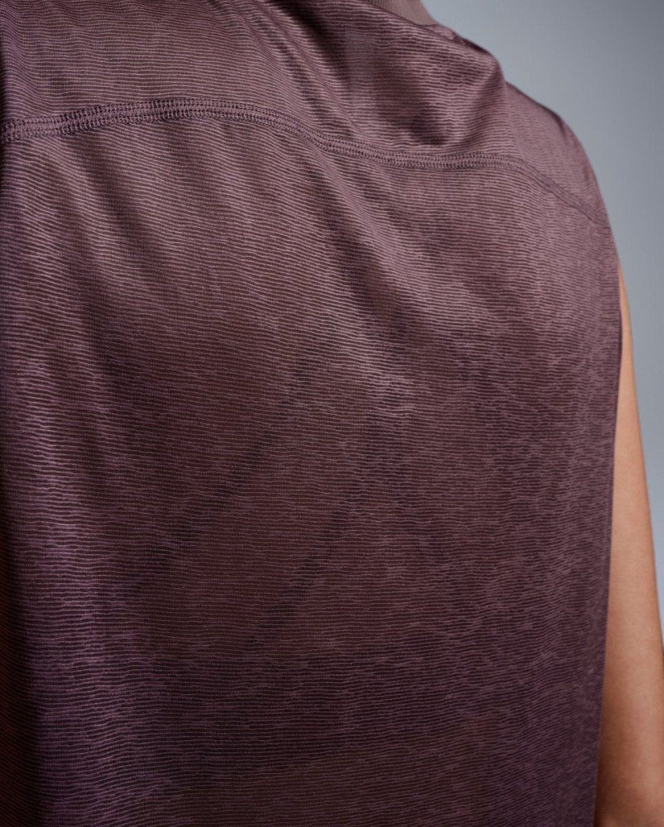 2XU - ReLight Crop Tank Tanktop Damen - currant/white - 2X-WR7568A-CRT/WHT-XXS - Sportbrands24
