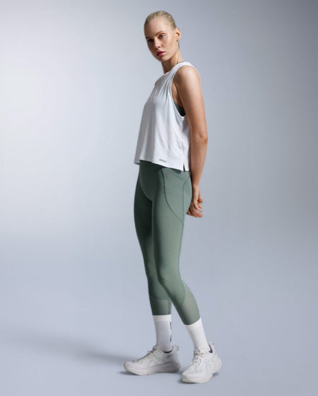2XU - Aero Trail Tank Laufshirt Damen - chalk/white reflective - 2X-WR7662A-CHK/WRF-XXS - Sportbrands24
