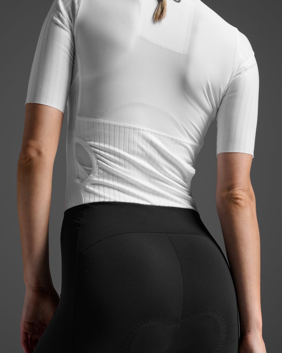 2XU - Light Speed React Sleeved Trisuit Triathlonanzug Damen - black/white - 2X-WT7401D-BLK/WHT-XXS - Sportbrands24